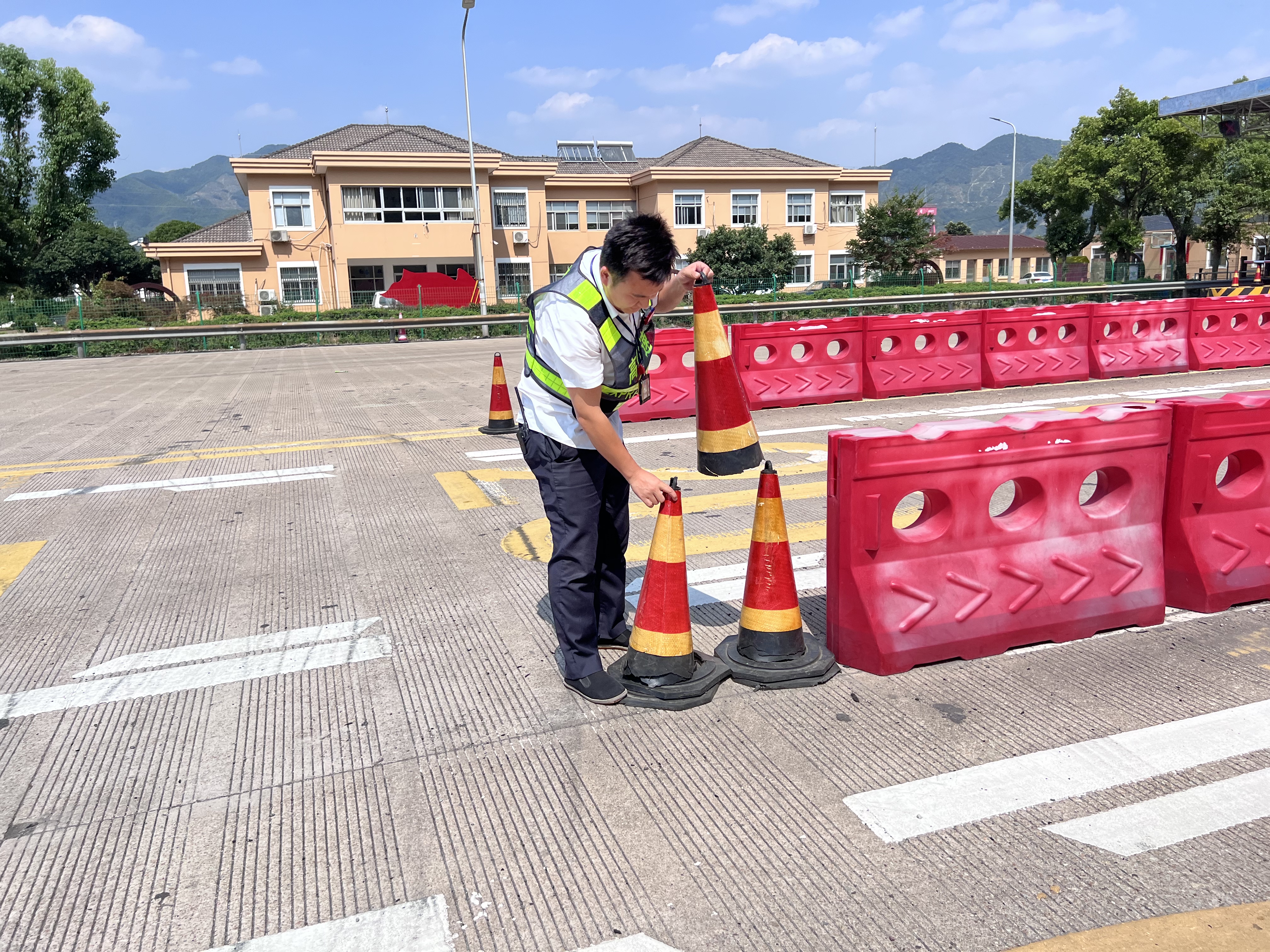 1685663733540993.jpg 1.jpg